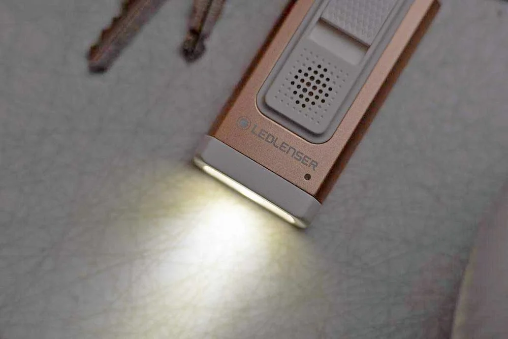 Ledlenser φακός LED φως χρυσό χρώμα με συναγερμό και λουράκι