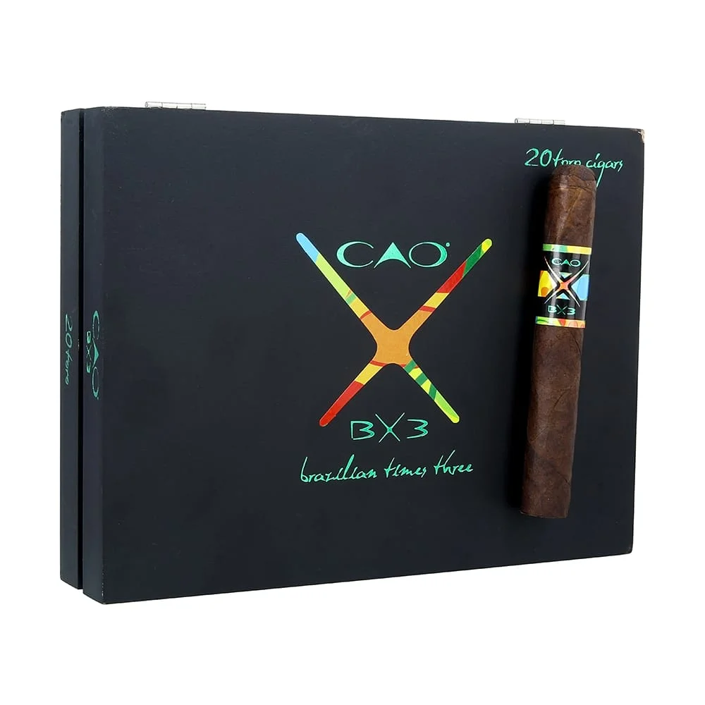 CAO - Bx3 ( Brazilian Times Three) Robusto πούρο, πάνω στο ξύλινο μαύρο κουτί του