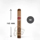 Απαλό και αρωματικό πούρο Corona από τη Romeo y Julieta, με νότες λουλουδιών και βοτάνων. Ιδανικό για καθημερινή απόλαυση και αρχάριους καπνιστές.