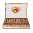 Απαλό και αρωματικό πούρο Corona από τη Romeo y Julieta, με νότες λουλουδιών και βοτάνων. Ιδανικό για καθημερινή απόλαυση και αρχάριους καπνιστές.