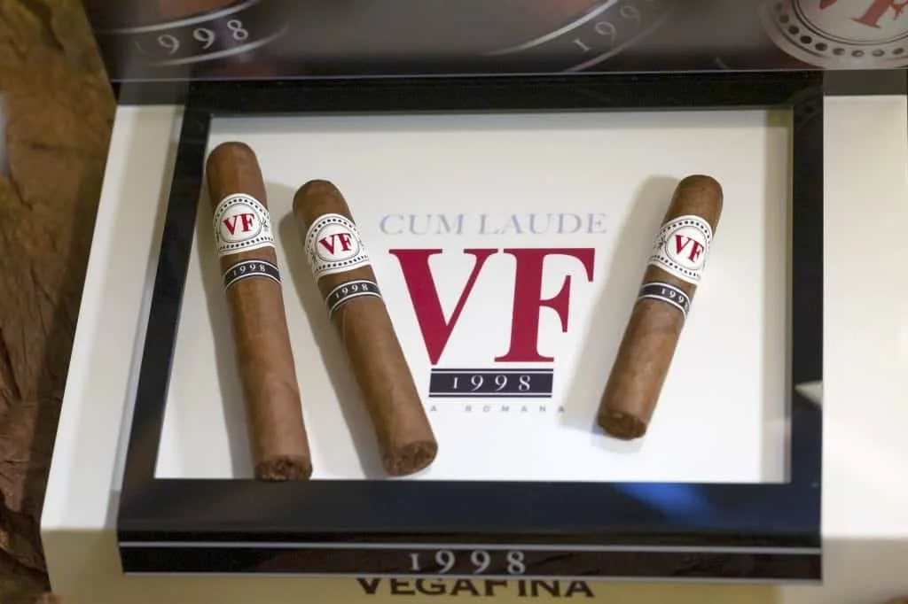 VEGAFINA - 1998 VF 52, πούρο