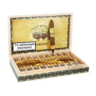 Το New World Dorado Figurado καλλιεργήθηκε στη φάρμα Dorado του AJ Fernandez, η οποία είναι γνωστή για τη χρυσή γη της και γόνιμο έδαφος της.