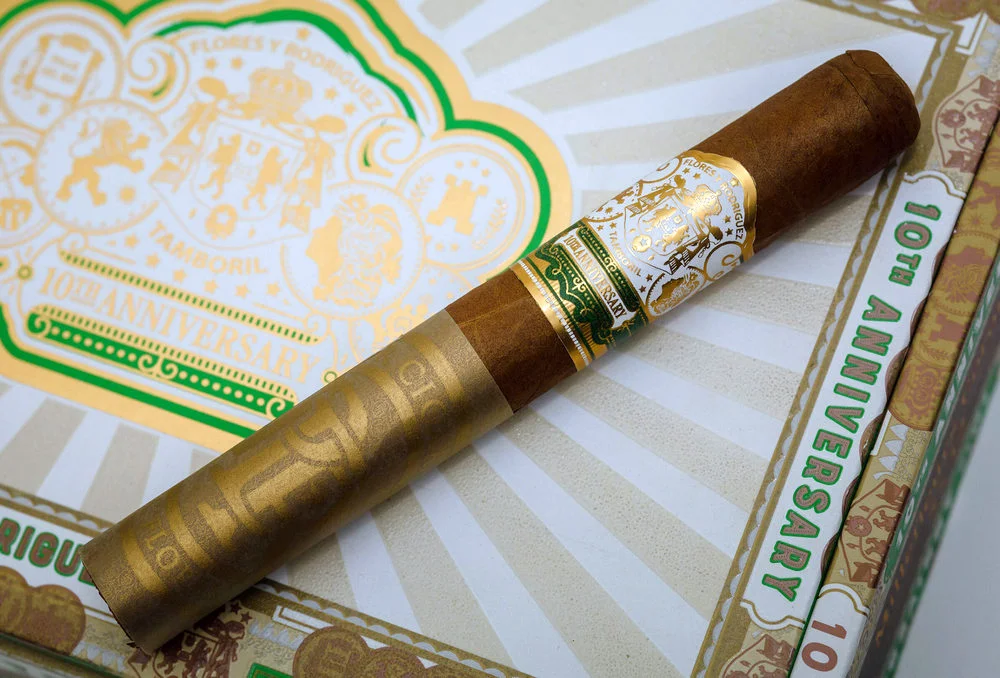 PDR - Flores Y Rodrigez 10th Anniversary Millefleurs Corona πούρο