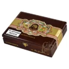 Το Macanudo Vintage Maduro 2013 είναι ένα εξαιρετικό limited edition πούρο που προσφέρει μια πλούσια γευστική εμπειρία.