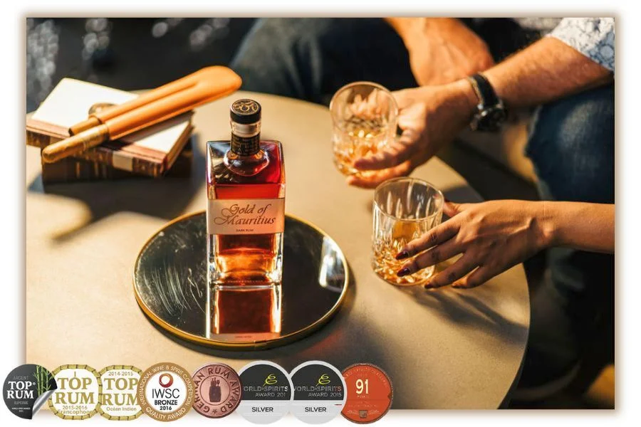 LITCHQUOR - Gold of Mauritius Dark Rum 40% 700ml διαφημιστικό εξώφυλλο