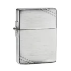 Το Zippo 1935 Replica with Slashes αποτελεί πιστή αναπαραγωγή του πρώτου αναπτήρα Zippo που κυκλοφόρησε τη δεκαετία του ’30.
