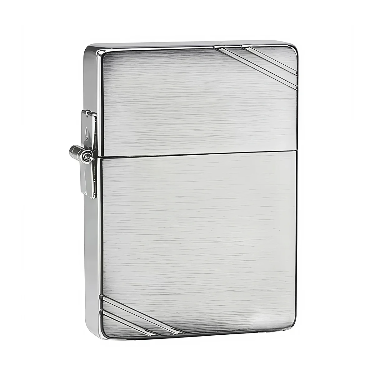 Zippo_1935_slashes_1 Το Zippo 1935 Replica with Slashes αποτελεί πιστή αναπαραγωγή του πρώτου αναπτήρα Zippo που κυκλοφόρησε τη δεκαετία του ’30.