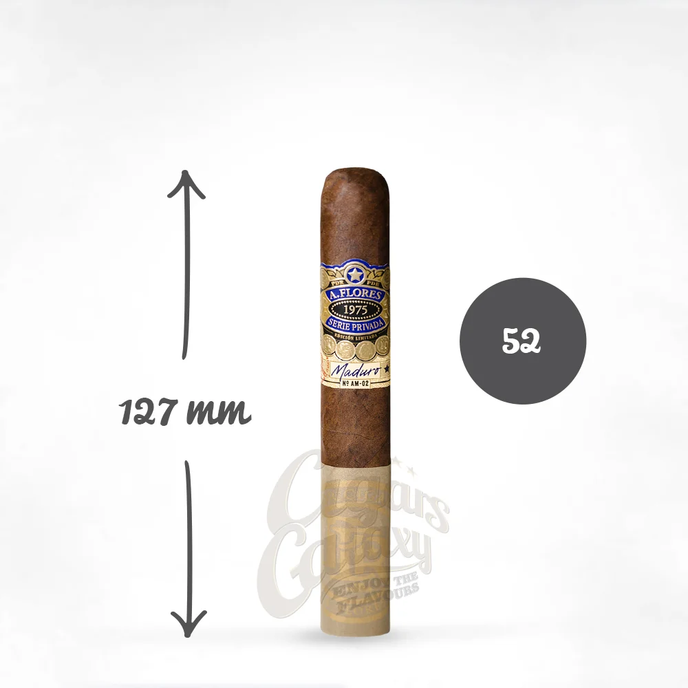 PDR - Serie Privada Maduro SP‑52 Το PDR Serie Privada Maduro SP‑52 είναι ένα premium χειροποίητο πούρο από τη Δομινικανή Δημοκρατία, μέρος της καταξιωμένης σειράς A. Flores 1975.