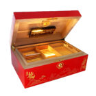 Εξαιρετικός συλλεκτικός humidor με εκλεπτυσμένο σχεδιασμό, LED φωτισμό και θύρα USB-C. Φιλοξενεί έως 150 πούρα με απόλυτη φροντίδα.
