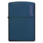 Ο Zippo Classic Navy Matte είναι ένα διαχρονικό αξεσουάρ με αναγνωρίσιμο μπλε ματ φινίρισμα που εκπέμπει στυλ και απλότητα.