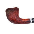 Η Chacom Pipe of the Year 2025 αποτελεί μία από τις πιο εκλεπτυσμένες δημιουργίες της παραδοσιακής γαλλικής εταιρείας. Κατασκευασμένη στο Saint-Claude.