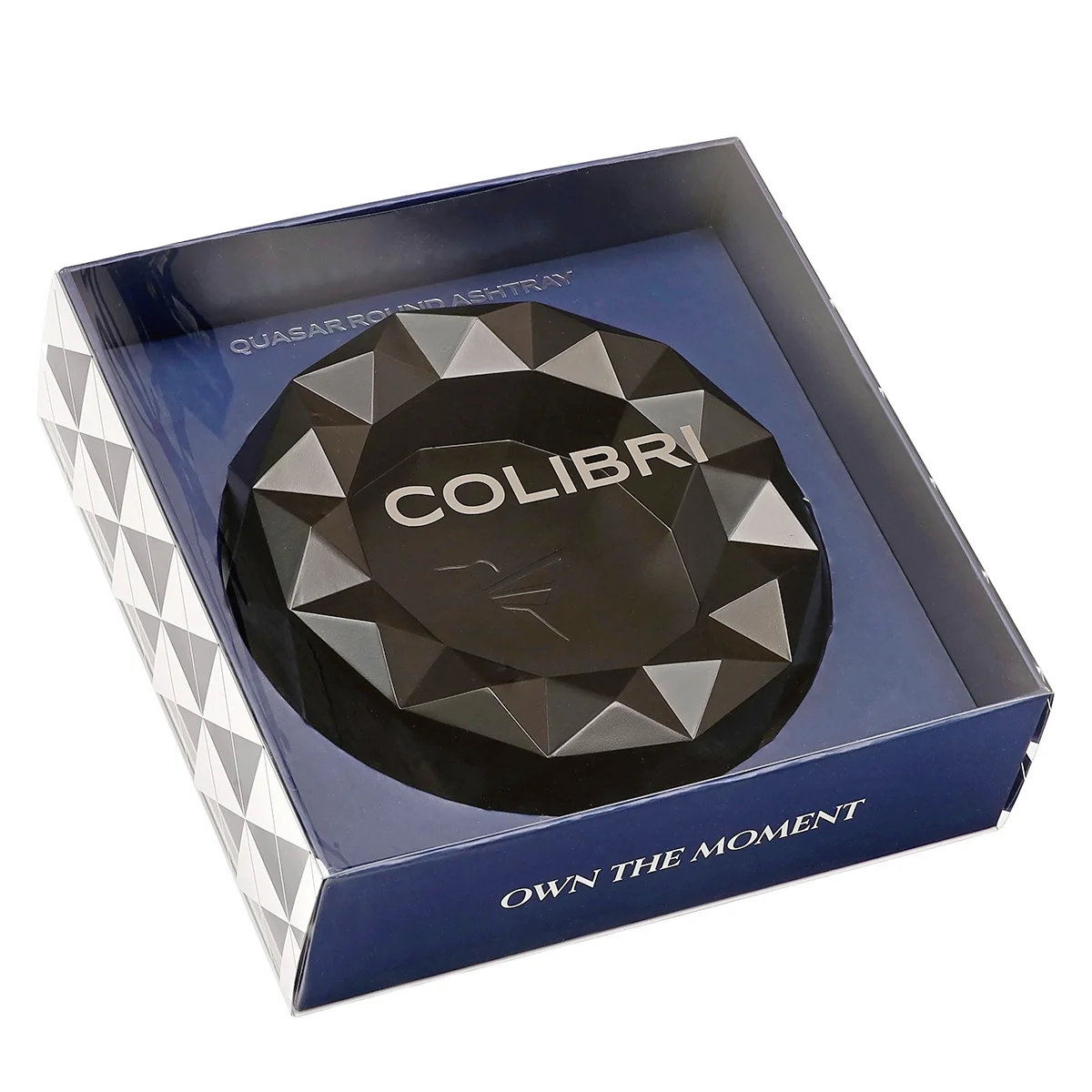 Το σταχτοδοχείο Colibri Quasar Round συνδυάζει τη μοντέρνα αισθητική με τον εμβληματικό, τρισδιάστατο σχεδιασμό της σειράς Quasar.