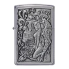 Ο Zippo Skull & Angel Emblem (49442) ξεχωρίζει με το εντυπωσιακό του σχέδιο, συνδυάζοντας gothic στοιχεία με μοντέρνα αισθητική.