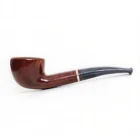 Η Savinelli Lunaria ξεχωρίζει για το ακρυλικό της επιστόμιο, με τόνους που θυμίζουν το φως της σελήνης, από ανοιχτό έως σκούρο γκρι.