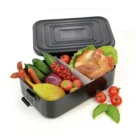 Το TROIKA BLACK BOX XL Lunch Box προσφέρει άφθονο χώρο για ένα μεγάλο γεύμα ή ακόμη και για ένα ελαφρύ μεσημεριανό δύο ατόμων.