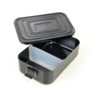 Το TROIKA BLACK BOX XL Lunch Box προσφέρει άφθονο χώρο για ένα μεγάλο γεύμα ή ακόμη και για ένα ελαφρύ μεσημεριανό δύο ατόμων.