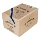 Το Tatuaje Verocú Blue No. 2 είναι ένα εξαιρετικό πούρο μέτριας προς γεμάτης έντασης, που προσφέρει πλούσια αρώματα ξύλου, μπαχαρικών και γήινων τόνων.